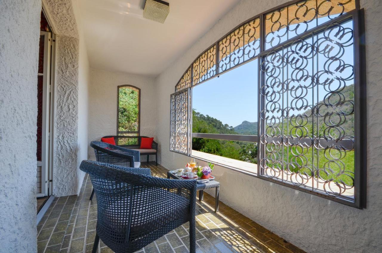 Hotel & Restaurant Les 3 Barbus Anduze Εξωτερικό φωτογραφία